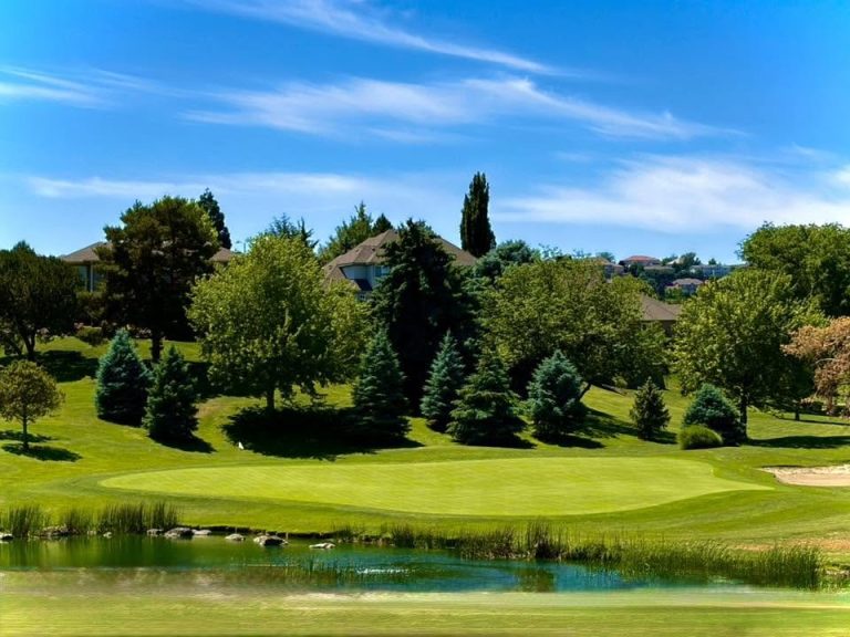 Canyon Lakes Golf Course in Kennewick, WA