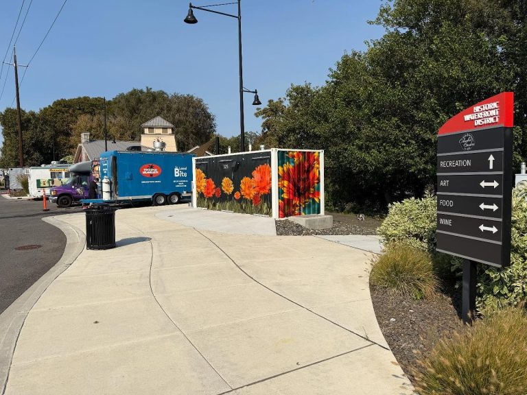 Food Truck Plaza at Columbia Gardens in Kennewick, WA